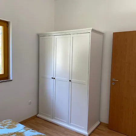 Lili Apartman *
